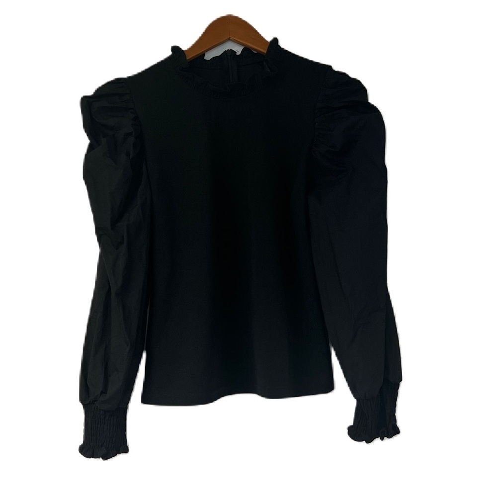 Elli White Woman's black statement long sleeve lightweight size medium